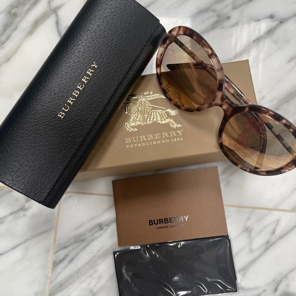 BURBERRY CHECK TEMPLE ARMS MIRRORED ROUND SUNNIES - Picture 10 of 16